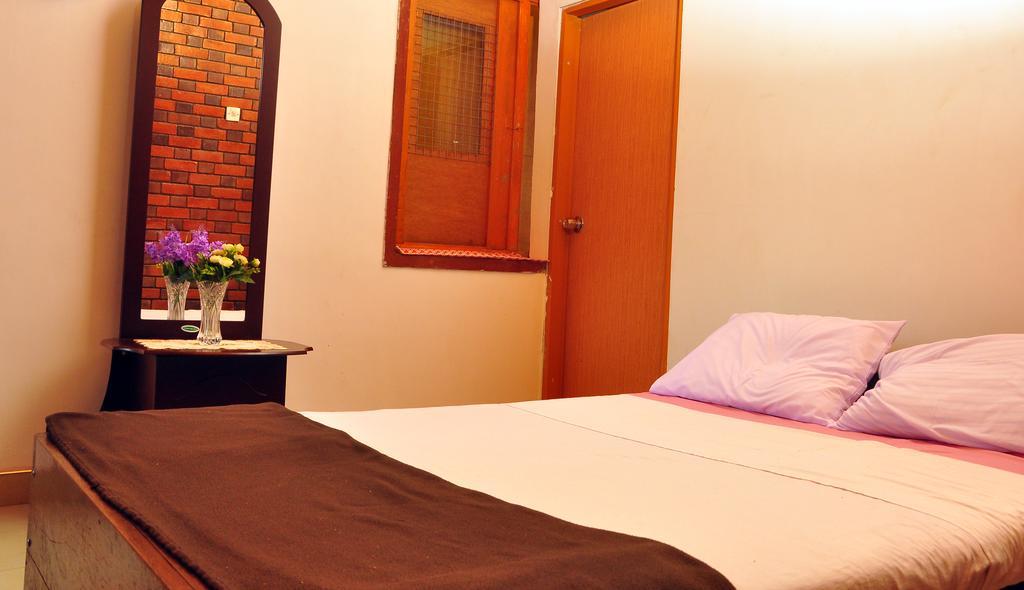 Primrose Inn Kandy Exteriör bild