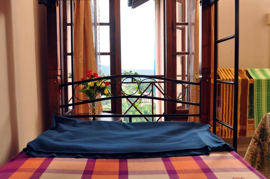 Primrose Inn Kandy Exteriör bild
